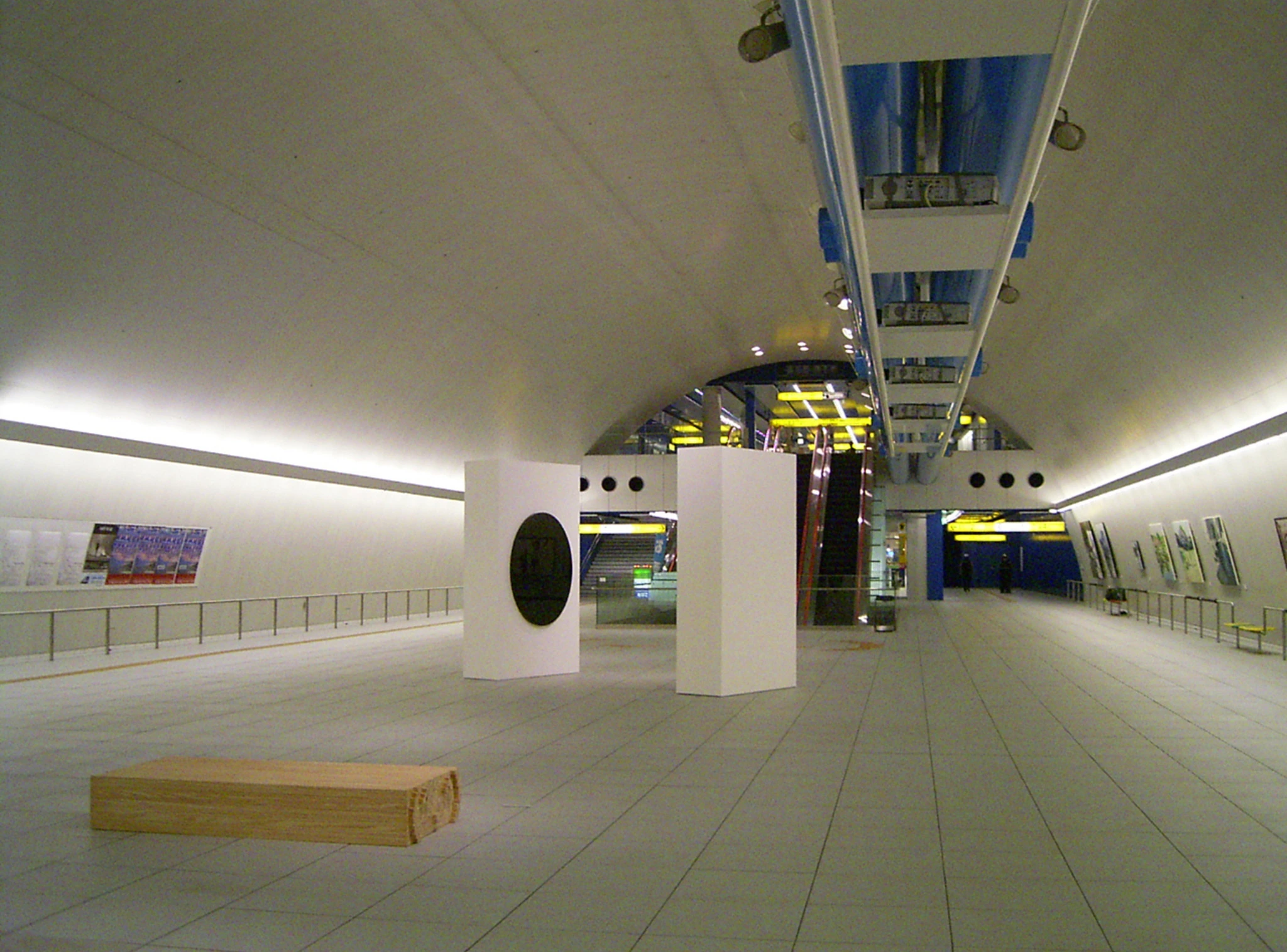 Installation view at Yokohama Minato Mirai during TAMA VIVANT 2005